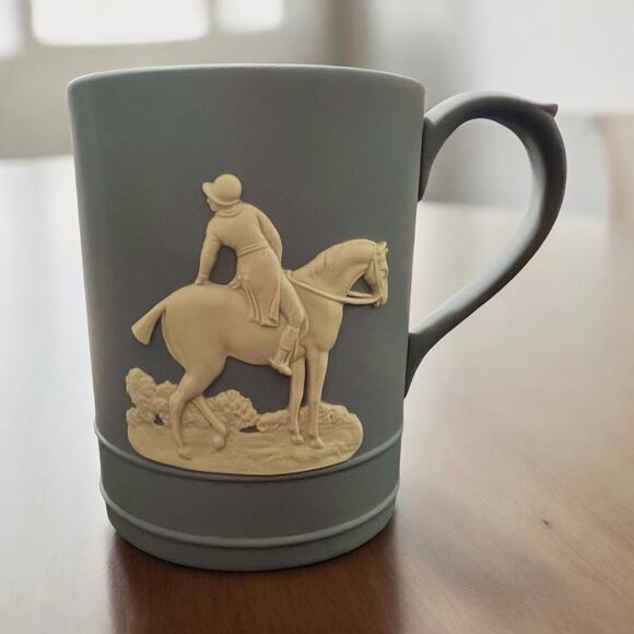 Rare Wedgwood Coffee Mug Horse 84 England Canadian Mounted Police Dog PRISTINE - Picture 1 of 9